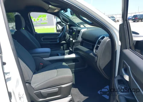 2024 Ram 2500 Big Horn 4X4 6'4 Box z USA, uszkodzony, nr VIN 3C6UR5DL6RG239111